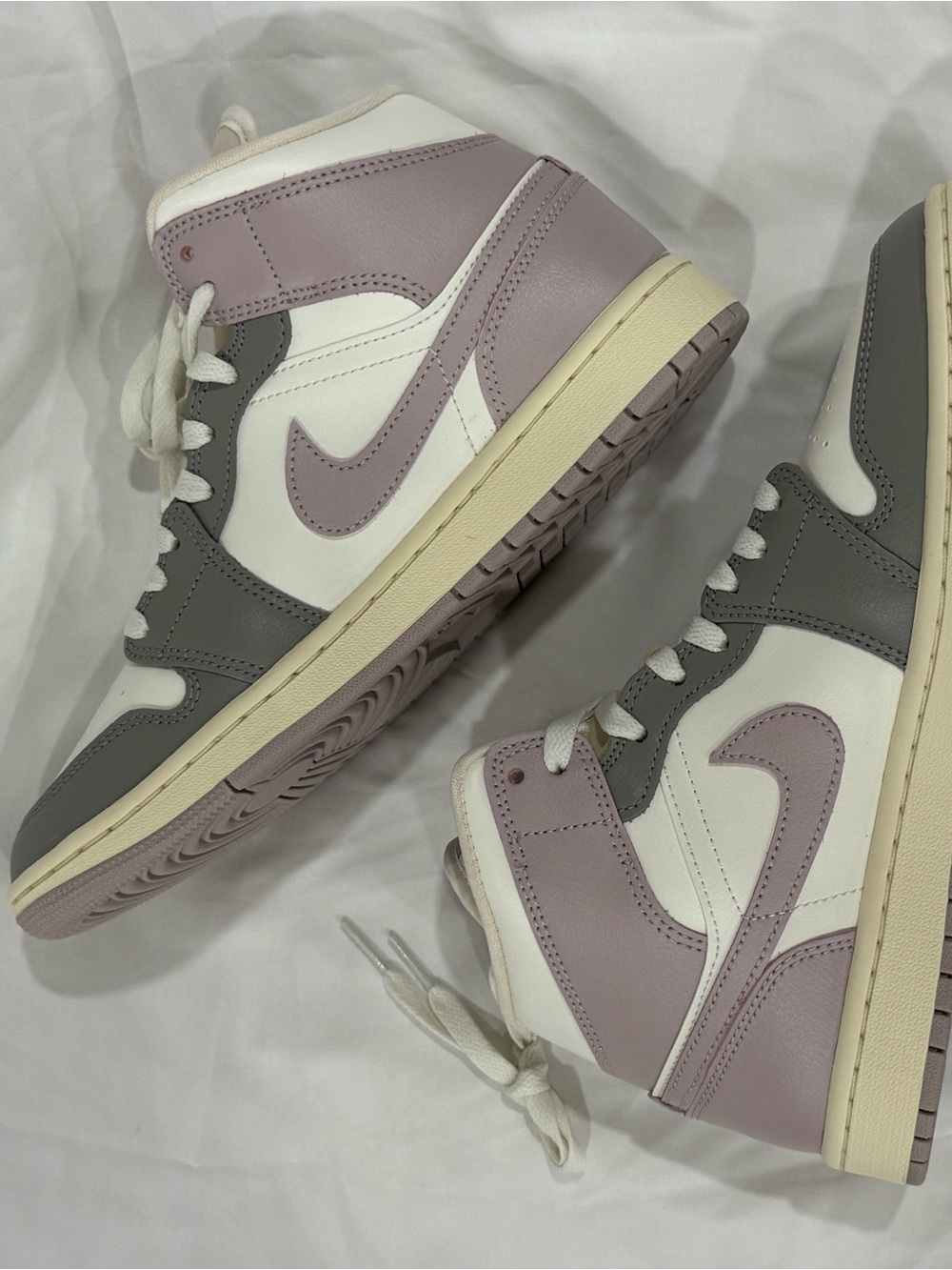 Nike Air Jordan 1 Mid White Lavender Gray